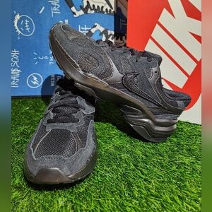 NEW  Nike AL8 Womens 8.5 Mens 7 Tripple Black Running Casual Sneaker